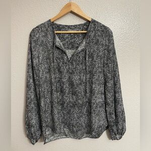 Neiman Marcus Dotted Print V Neck Tie Blouse